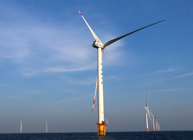 中國首臺最大陸上風電機組甘肅吊裝成功，風力發電邁入新里程